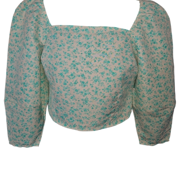NWT Levi's The Statement Blouse Standard Fit Elbow Puffy Sleeve Crop Top - Picture 1 of 5